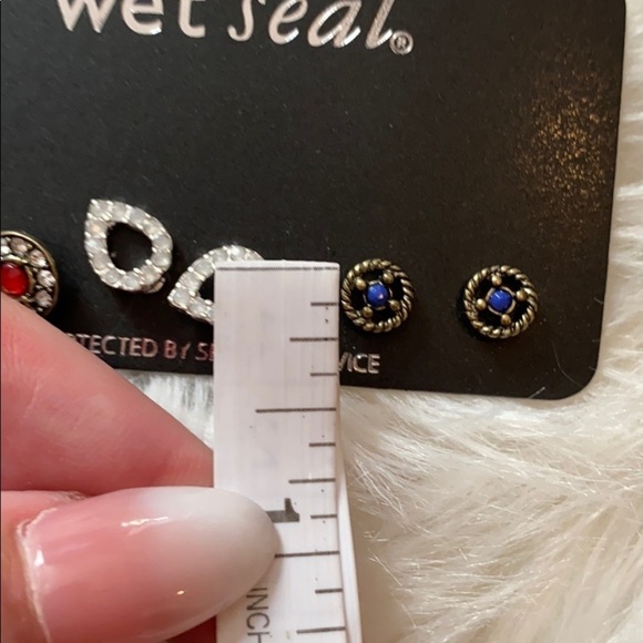New without tags wet seal earrings - Picture 11 of 14